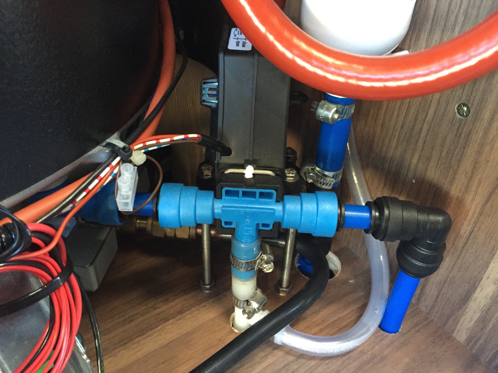 Drain valve assembly